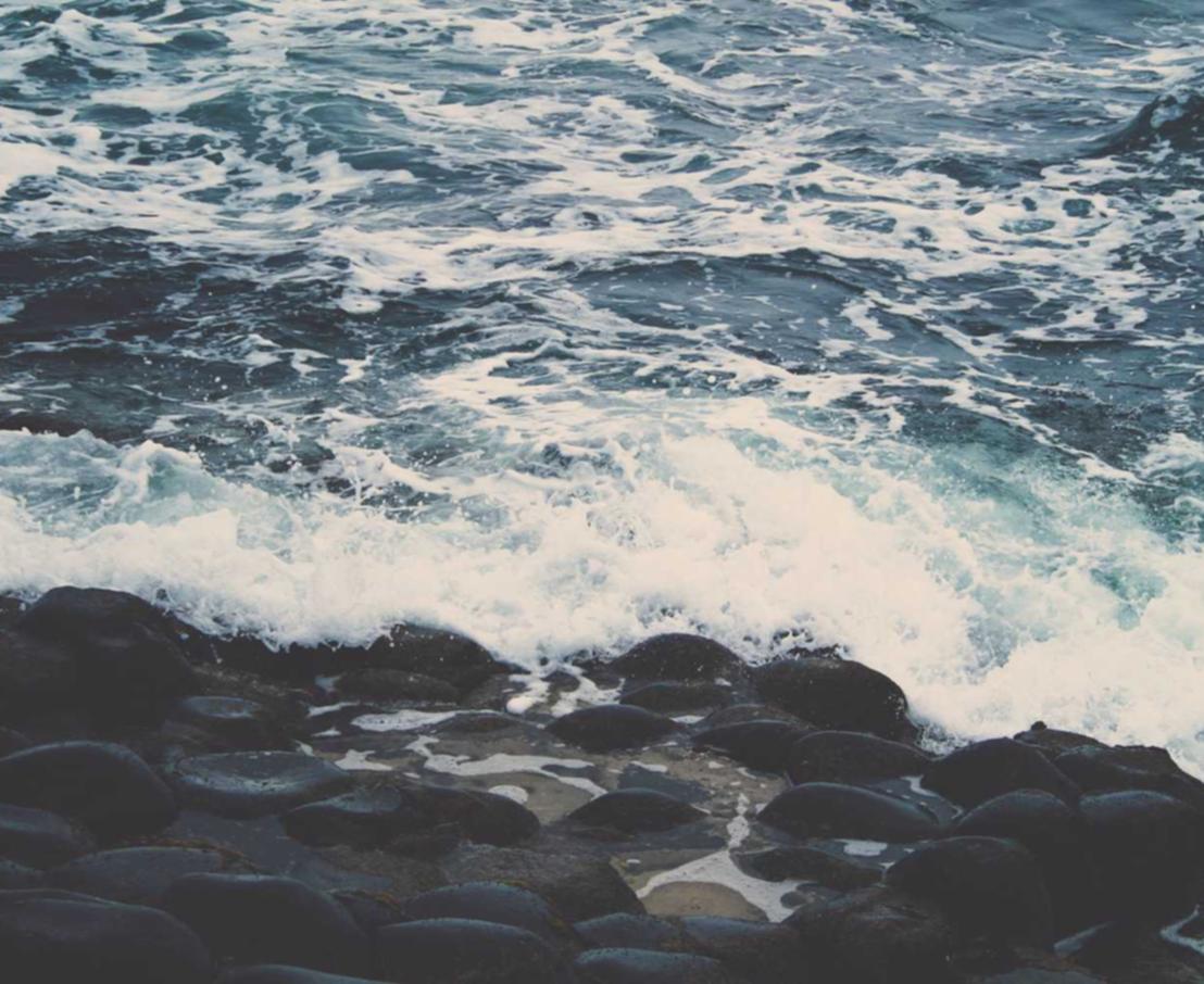 出售私人号微信：西宁公交卡充值app详情下载教程